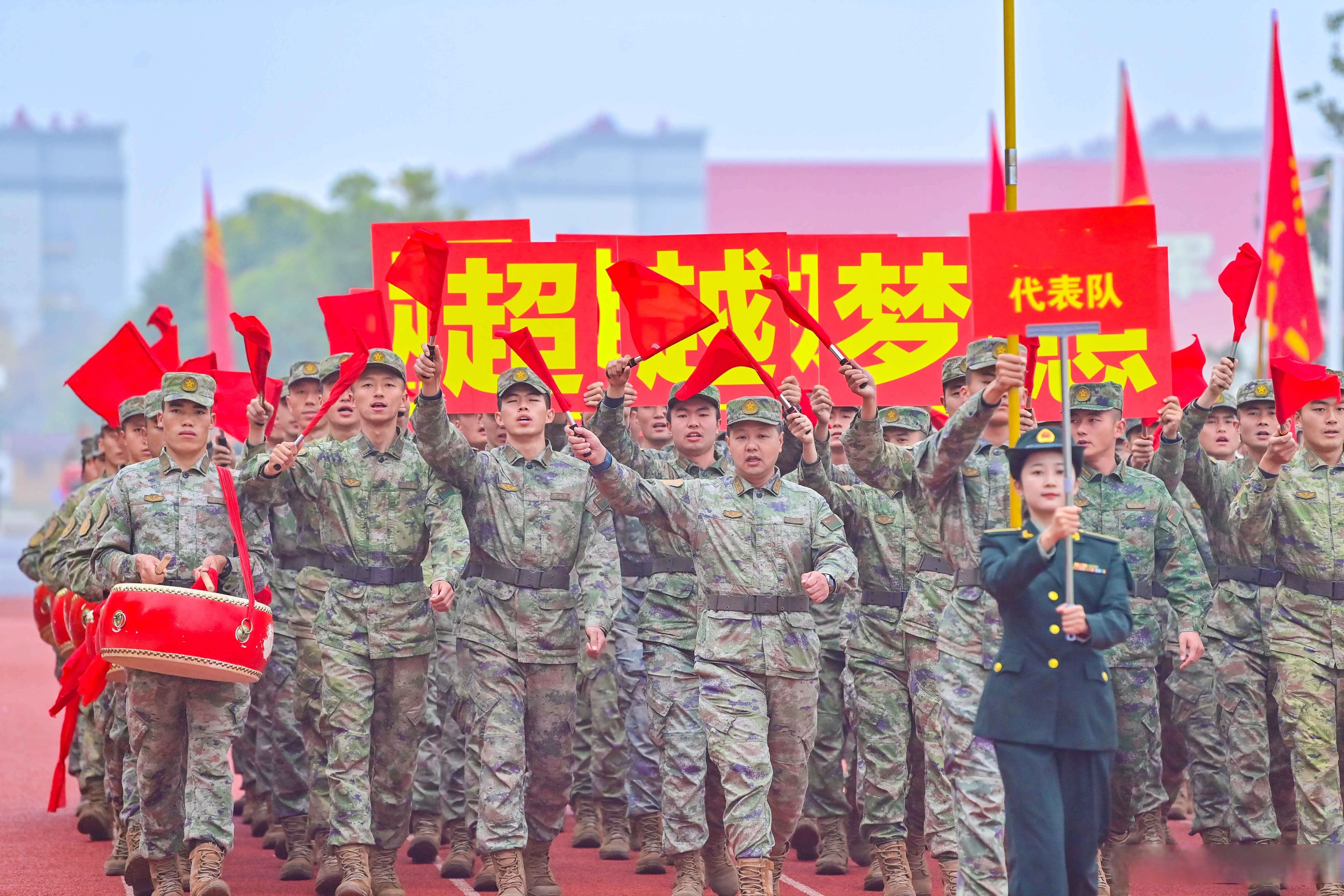 主场作战，球队士气高昂，全力争胜的简单介绍