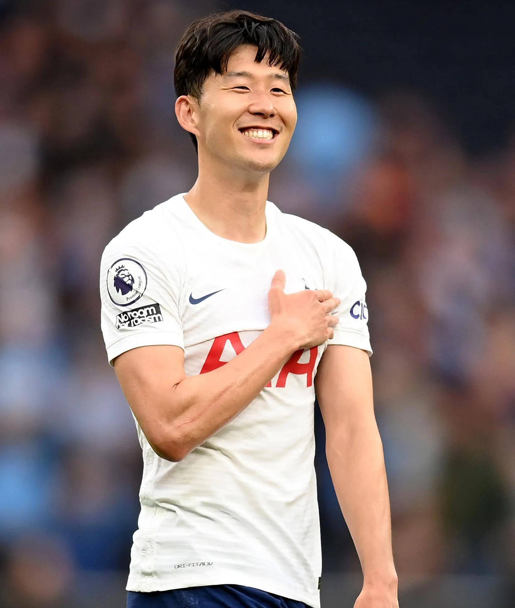 科贝电台：莫斯克拉启程前往伦敦，准备接受阿森纳体检+签约(nba记者妮可布里斯克照片)