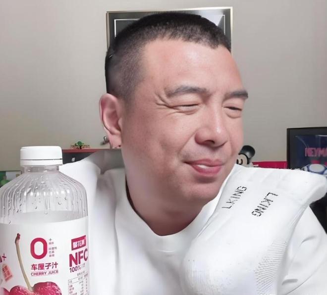 徐亮:中超薪水只剩日韩1/3再降没人踢了球迷一边倒(徐亮三次婚姻)