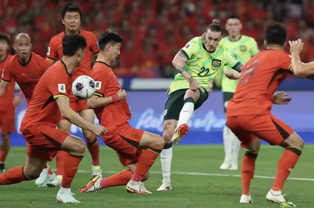 一场2-1绝杀，让中国队争冠起死回生，还送亚洲冠军2连败(中国二队击败中国一队)